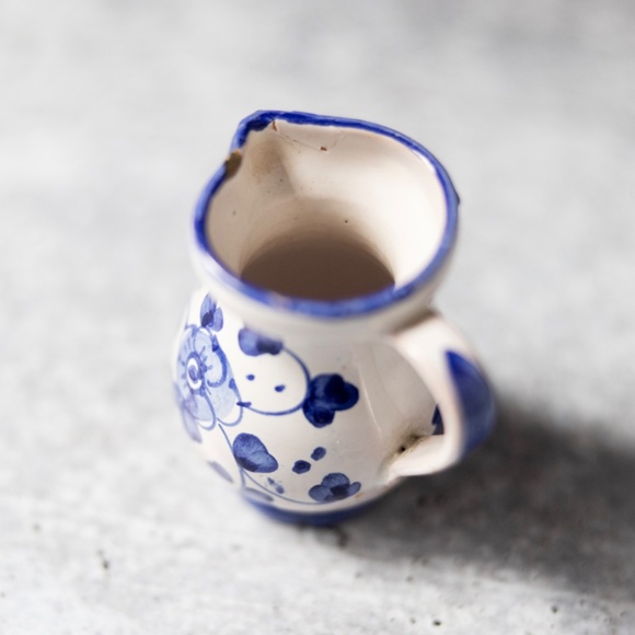 Vintage miniature mini Italy blue white floral pitcher creamer pottery pls read - Picture 9 of 9